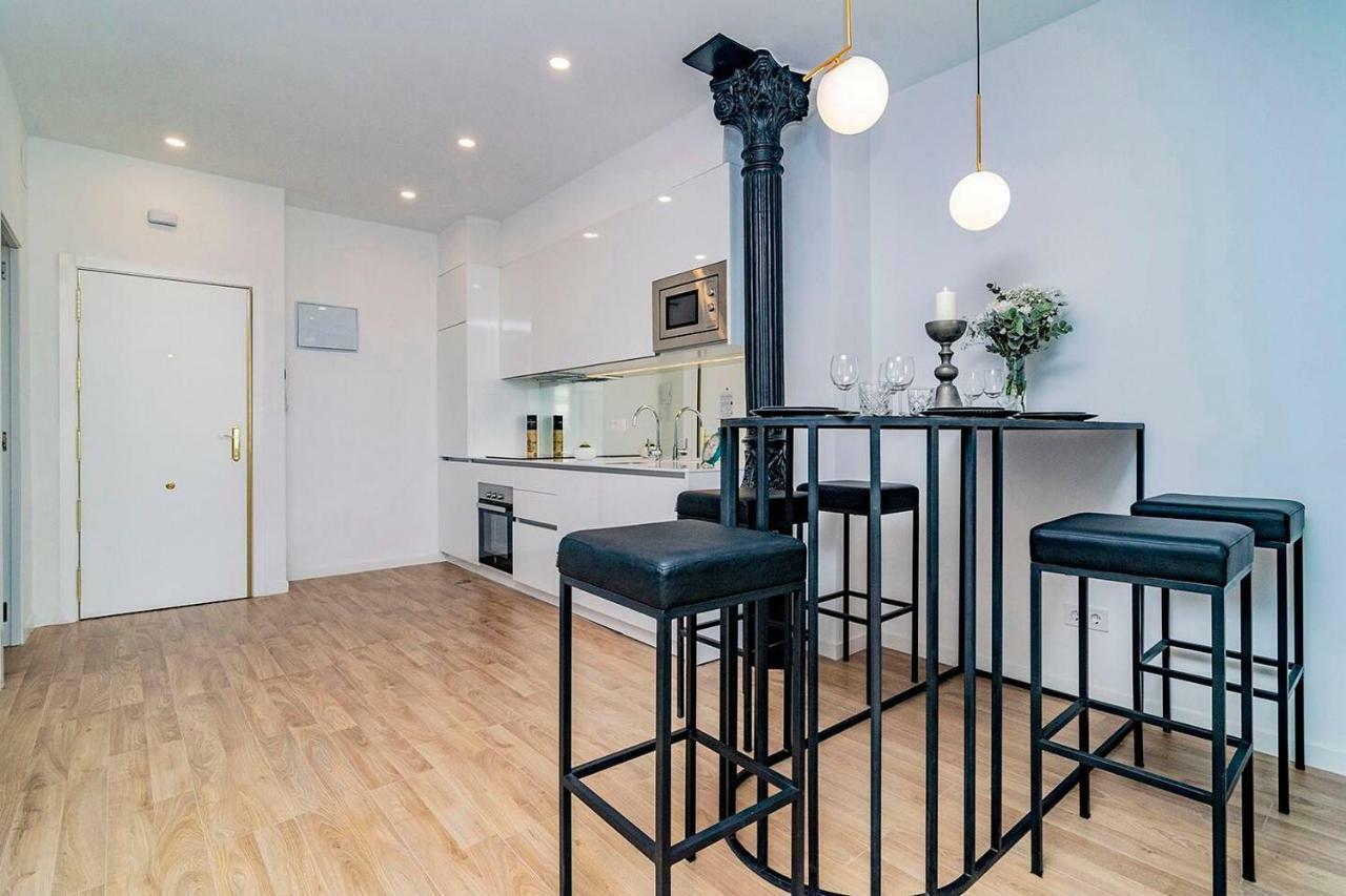 Apartment Unbeatable Views Of Puerta Del Sol By Batuecas Madrid